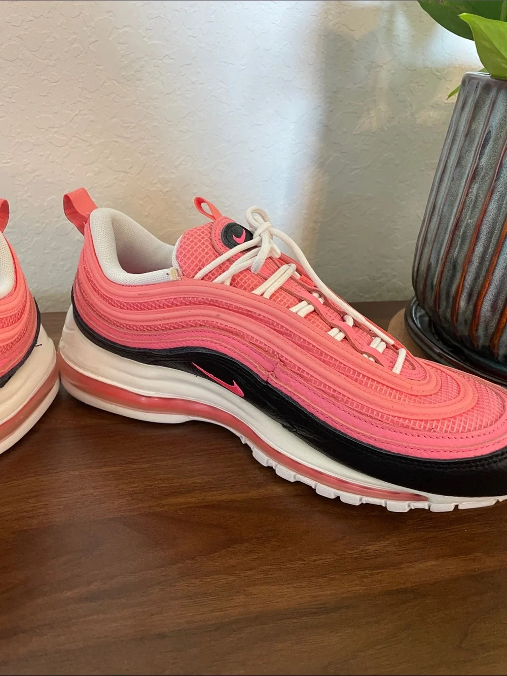 Nike Men 's Air Max 97 Pink and Black Athletic Shoes Air